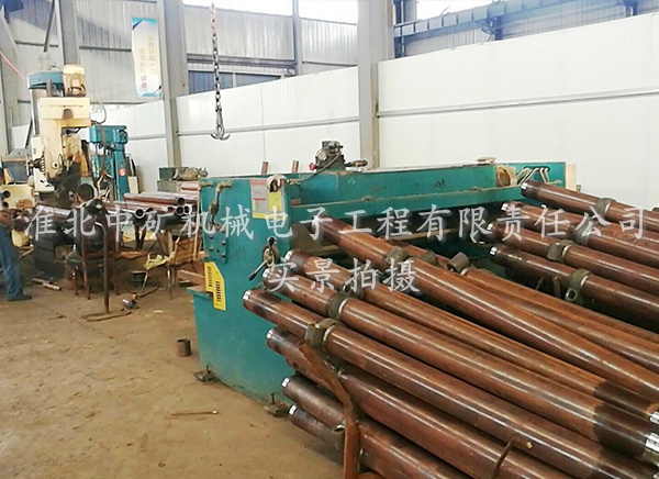 生產(chǎn)車(chē)間.車(chē)床.27SiMn無(wú)縫調(diào)質(zhì)鋼管庫(kù)存.單體油缸.